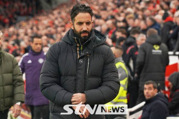 2일(한국시간) 영국 노팅엄에 위치한 시티 그라운드에서 열린 2025~26시즌 잉글리시 프리미어리그(EPL) 10라운드 경기를 치른 맨체스터 유나이티드 후벵 아모림 감독. /사진=뉴시스(AP)