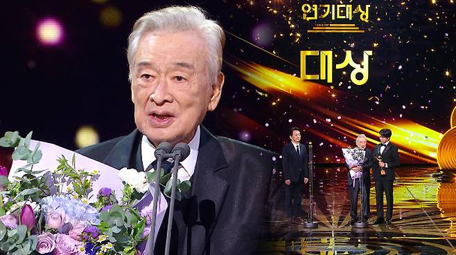'2024 KBS 연기대상'을 수상한 이순재. KBS 제공