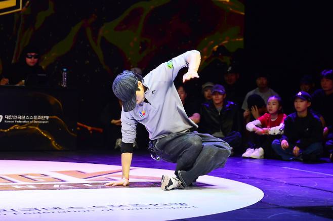 일반부 비보이(B-Boy) 부문에서 우승한 김헌우의 경기 장면. KFD 제공