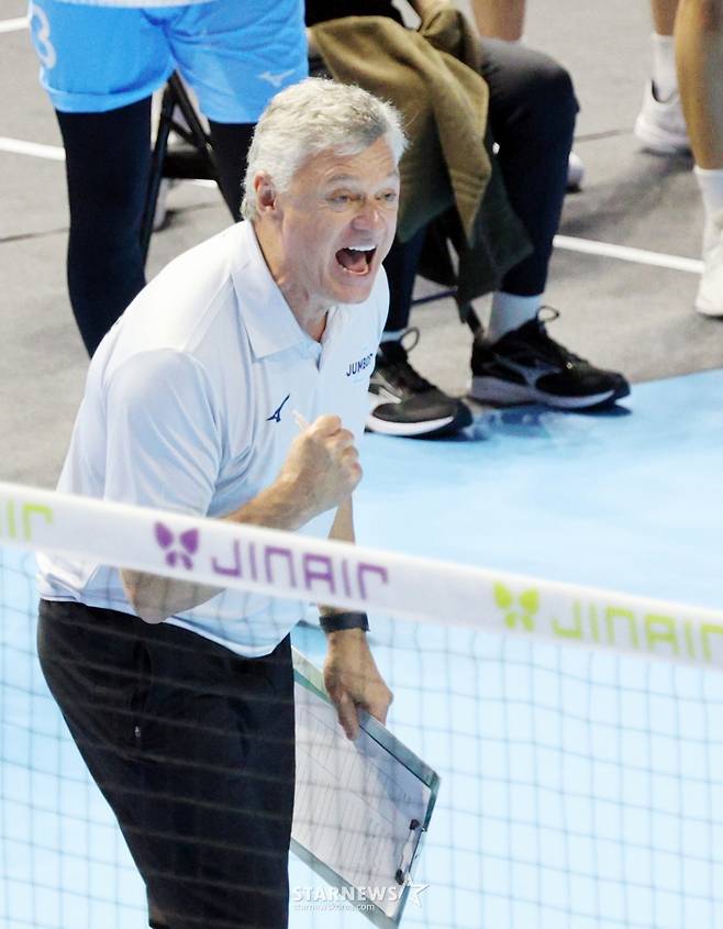 대한항공 헤난 감독. /사진=강영조 선임기자