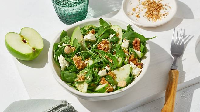 잎채소에는 면역 체계를 촉진하는 데 필수적인 비타민 C와 K가 풍부하다｜출처: 클립아트코리아