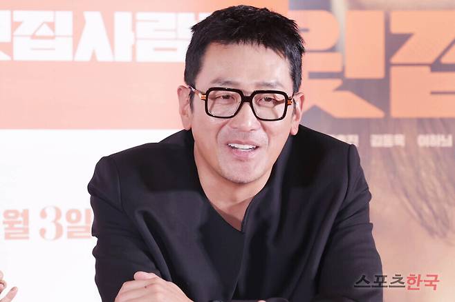 영화 '윗집 사람들' 언론시사회에 참석한 감독 겸 배우 하정우. 25.11.25 ⓒ이혜영 기자 lhy@hankooki.com