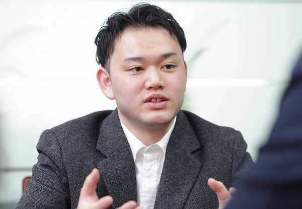 지난 21일 스포츠한국과 인터뷰 진행 중인 이와사키 린타 (주)야코세이 대표. ⓒ이혜영 기자