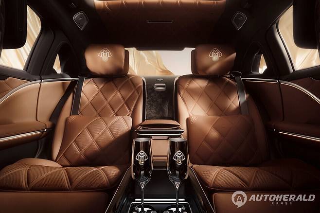 메르세데스-마이바흐 V12 에디션은 마누팍투어 프로그램을 통해 브랜드 고유의 장인정신을 계승한다(벤츠 제공)