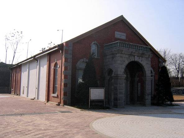 한국에서 첫 수도 물줄기가 시작된 뚝섬 정수장(1907년 준공)의 현 모습으로, 지금은 서울시 수도박물관으로 활용되고 있다. 사진 출처 국가유산청 국가유산포털