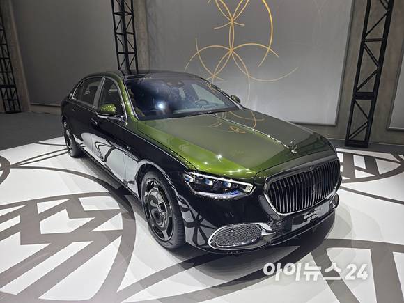 '메르세데스-마이바흐 S-클래스 V12 에디션'. [사진=김종성 기자]