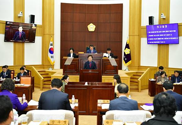시정연설 중인 조현일 경산시장 [사진=경산시]