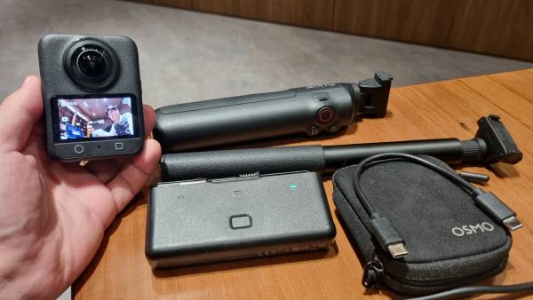 DJI OSMO 360 구성품. 정옥재 기자