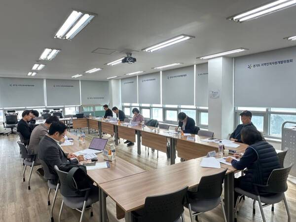 경기도 노사민정협의회가 ‘2025년 제3차 탄소중립협력분과협의회’를 진행하고 있다. 협의회 제공