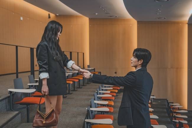 티빙(TVING) 제공