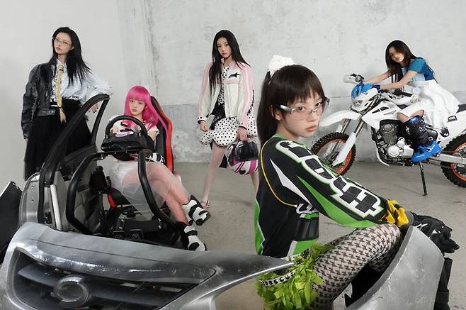 [서울=뉴시스] 걸그룹 아일릿. (사진=빌릭프랩 제공) 2025.11.26. photo@newsis.com *재판매 및 DB 금지