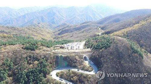 지리산 정령치 도로 [연합뉴스 자료사진]