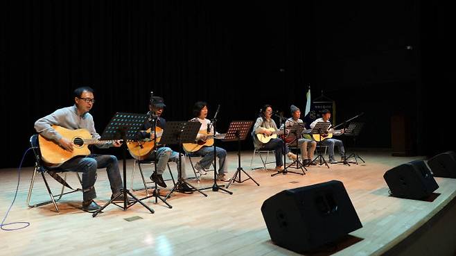 서산문화원, 2025년 지역문화학교 수료식 및 제32회 서산문화대상 시상식 모습(사진=서산문화원 제공)