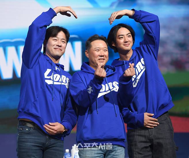 삼성 강민호, 박진만 감독,구자욱이 20일 서울 잠실 롯데호텔 월드에서 열린 2025 KBO리그 미디어데이에서 포즈를 취하고 있다. 사진 | 최승섭 기자 thunder@sportsseoul.com