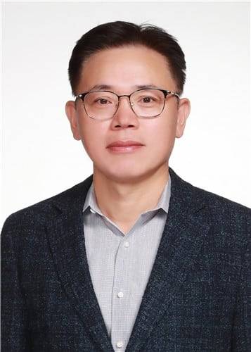 LG화학 신임 최고경영자(CEO)로 선임된 김동춘 첨단소재사업본부장(사진). /LG화학