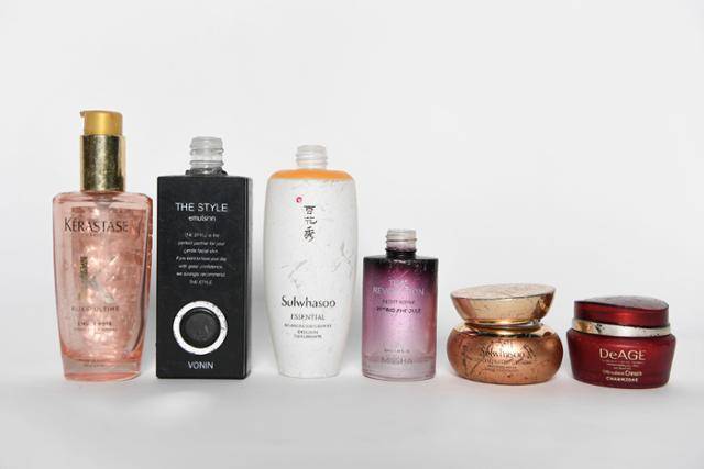 각종 유리 화장품 용기들. 현행법상 화장품 용기 두께를 규제할 방법은 없다. 한국일보 자료사진