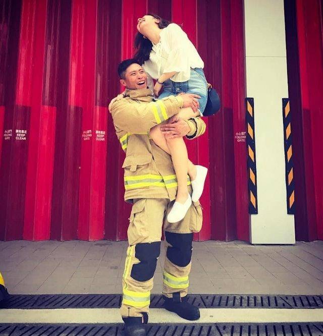 ▲ 홍콩 아파트 화재현장에서 순직한 소방관 호와이호우가 생전 SNS에 올린 연인과 찍은 사진 [호와이호우 인스타그램]