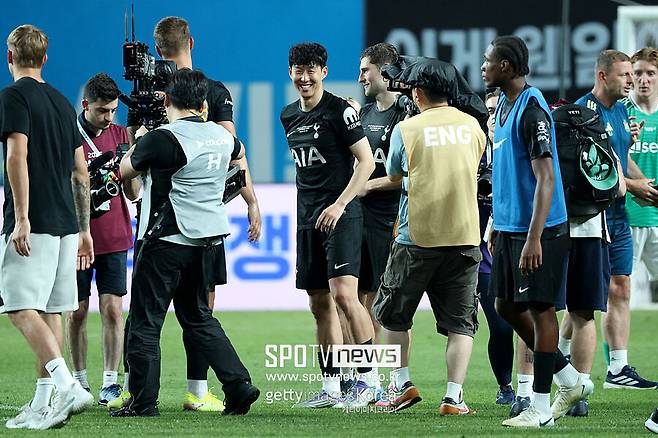 ▲ 10년의 막이 내린 뒤에도 손흥민이라는 이름은 여전히 토트넘의 한 페이지를 차지하고 있다. 그리고 다음 달 마지막 인사를 하지 못해 남겨뒀던 페이지가 드디어 고별식으로 채워질 예정이다.