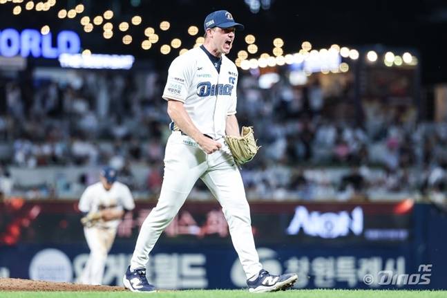 NC 라일리 톰슨이 시즌 200번째 탈삼진 기록 후 포효하고 있다. /사진=NC 다이노스 제공