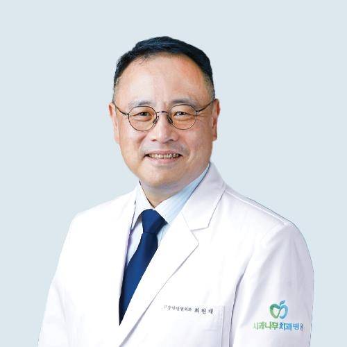 최원재 교수(사진 제공= 사과나무치과병원)