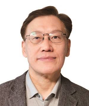 최인한 - 시사일본연구소 소장, 일본 전문 저널리스트,현 숙명여대 미래교육원 강사, 전 일본 유통과학대 객원교수, '일본에 대한 새로운 생각' 저자