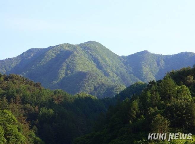 평창군이 국비 등 총사업비 76억8600만원을 들여 평창읍 종부2리 일원에 길이 2.2km, 폭 7~8m 규모의 ‘삼방산 무공해 체험 도로’를 개설해 주민·관광객의 이동편의와 농산물 생산·유통 환경이 향상될 것으로 기대된다. 삼방산 모습. 평창군 제공