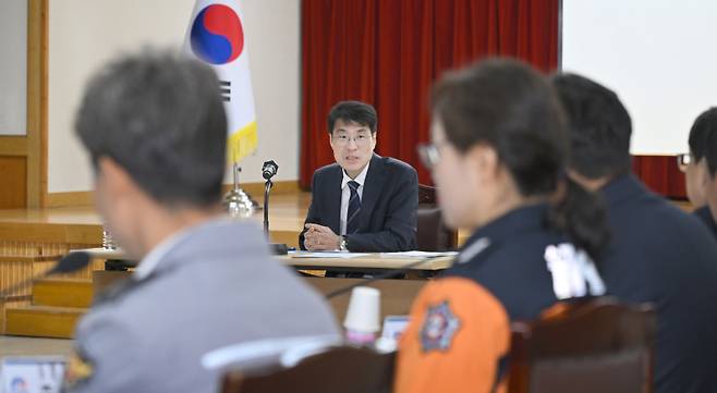 김정기 대구시장 권한대행이 28일 ‘2026대구마라톤대회 추진상황 점검회의’를 주재하고 있다. 대구시 제공