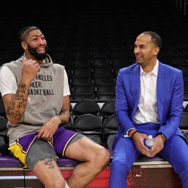 데이비스는 해리슨 경질에 대해 “솔직히 정말 놀랐다. 무슨 일이 어떻게 벌어지고 있는지 아무도 몰랐다. 해리슨은 내 사람이다. 나를 이곳에 데려오는 데 있어 큰 역할을 했고 무엇보다 자신이 그린 비전을 내가 실현해주기를 바랐다. 그래서 정말 힘들었다. 하지만 이게 농구 아니겠나”라고 이야기했다. 사진=X