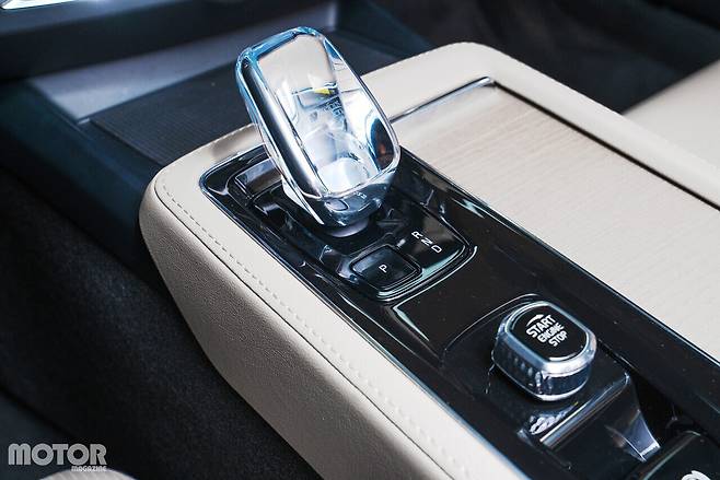 볼보 S90 T8 AWD Ultra 사진 모터매거진 최재혁 기자