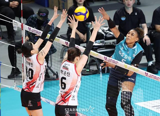 [B하인드★] 쿠바 폭격기 지젤 실바 28점 맹폭, 정관장 3-0 완파하며 GS 연패 탈출