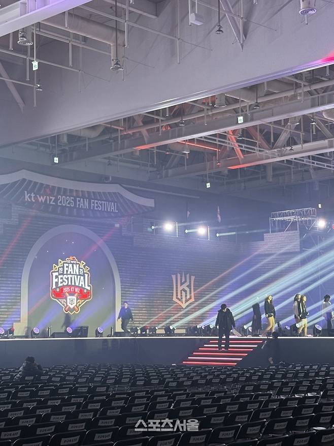 팬페스티벌을 앞두고 치어리더팀이 연습에 임하고 있다. 수원 | 박연준 기자 duswns0628@sportsseoul.com