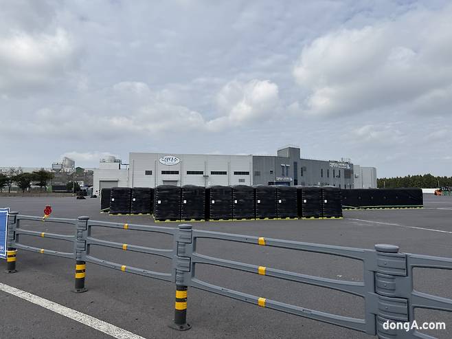 제주 삼다수 공장 내부.