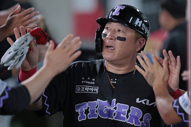19일 광주 키움전에서 시즌 18호 홈런을 때려낸 최형우. KIA 제공