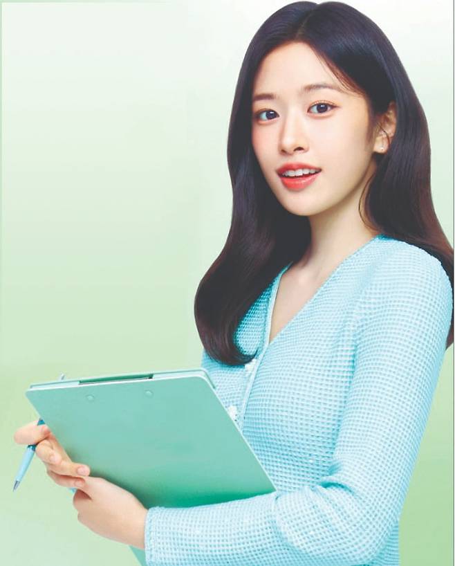 하나금융 광고 모델 안유진.