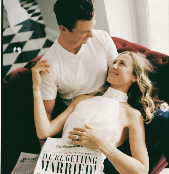 약혼자와 함께 사진을 찍은 코르다. 사진 제공=코르다 인스타그램