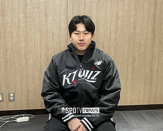 ▲ 2025시즌 종료 후 KT 위즈로 자유계약 이적한 외야수 최원준이 29일 KT의 팬 페스티벌에 참여했다. ⓒ최원영 기자