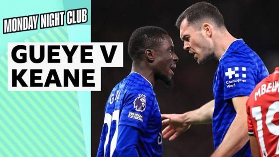 이드리사 게예(왼쪽)와 마이클 킨이 싸우는 모습. /사진=BBC 제공