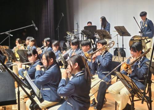 ◇2025 동해바다 학생종합예술축제가 지난 25일 문화예술회관에서 열려 초·중·고등학교 및 지역아동센터 학생들이 숨은 재능을 맘껏 뽐냈다.