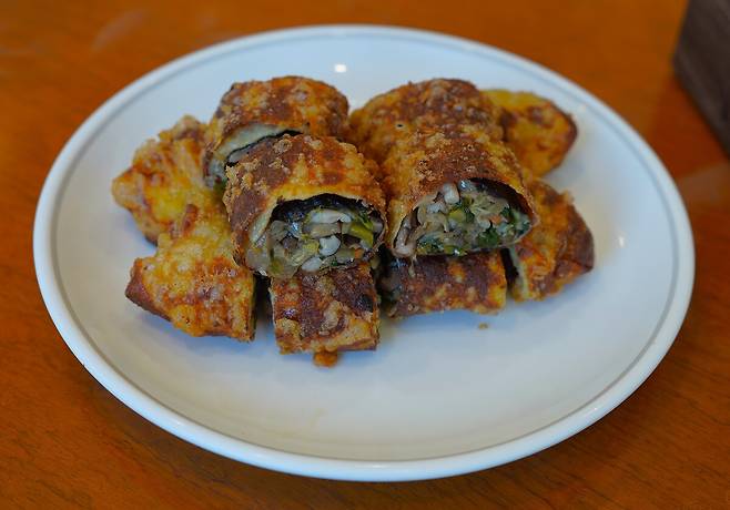 길성관의 대표 메뉴 짜춘결.