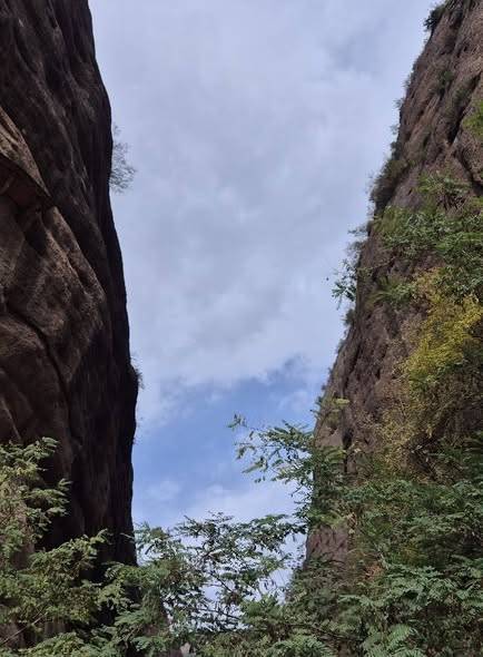 ▲ 수렴동 납초사로 가는 길
