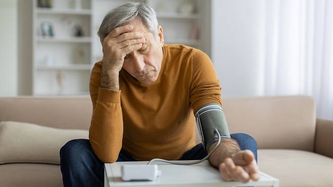 만성통증이 성인 고혈압 발생 위험을 높일 수 있다｜출처: 클립아트코리아