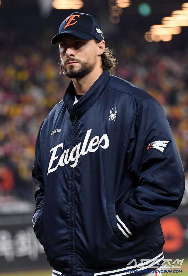 30일 대전 한화생명볼파크에서 열린 한국시리즈 4차전 한화 이글스와 LG 트윈스의 경기. 패한 한화 와이스가 아쉬워하고 있다. 대전=박재만 기자 pjm@sportschosun.com/2025.10.30/