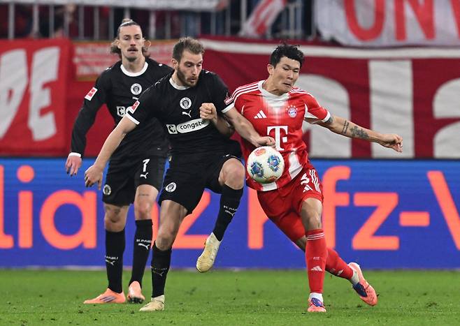 장크트파울리전 김민재의 수비 모습. 사진=로이터 연합뉴스