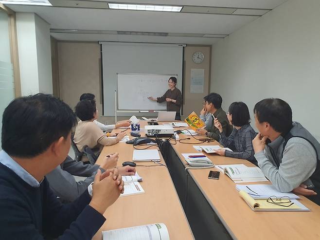 사내 일본어 교실이 열리고 있다. 윤현주 기자