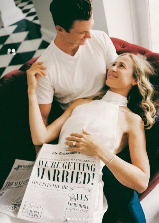 코르다(아래)와 약혼자의 모습. 사진[연합뉴스]