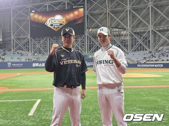 삼성 라이온즈 원태인과 강민호. /OSEN DB