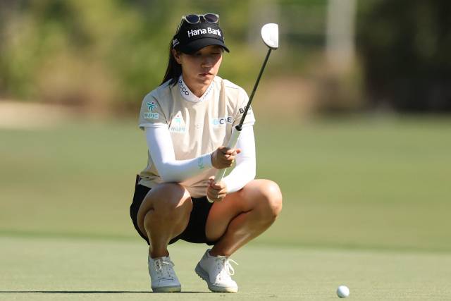 그린을 읽고 있는 리디아 고. 사진 제공=AFP연합뉴스