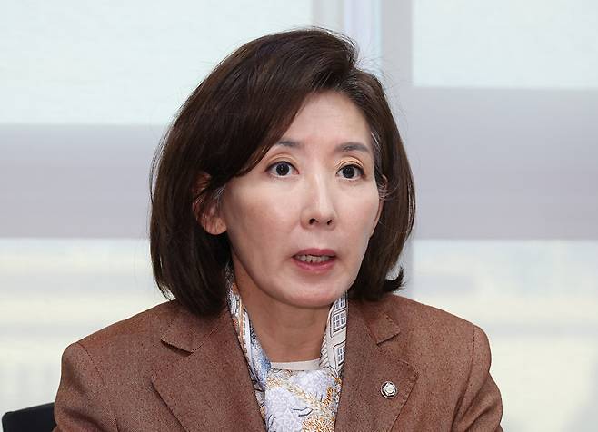 국민의힘 나경원 의원이 20일 서울 여의도 국회 의원회관 자신의 의원실에서 '국회 패스트트랙 충돌' 1심 선고 관련 기자 간담회를 하고 있다. 2025.11.20 [사진=연합뉴스]