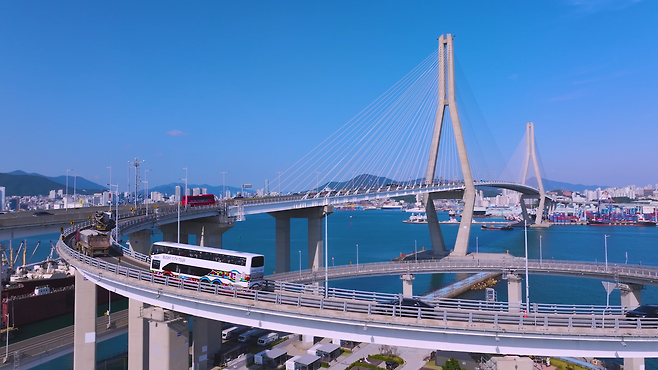 부산항대교 (영상 출처 : 부산관광공사)