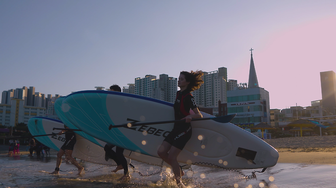 지속 가능한 관광을 위해 볼거리, 즐길거리, 먹거리, 체험을 아우르는 차별화된 관광 자원이 필요하다. (영상 출처 : 부산관광공사)